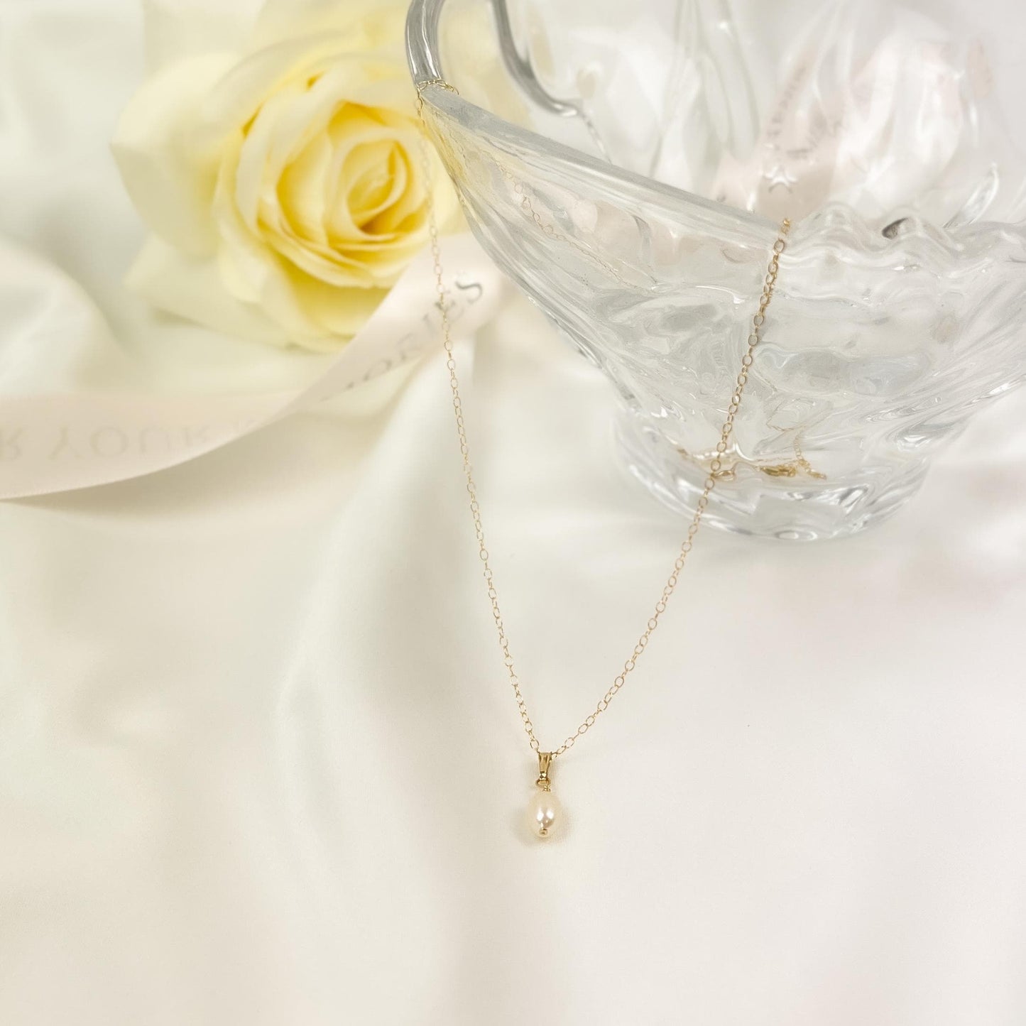 Freshwater Pearl Wedding Necklace Gold Silver Bridal Pendant Daughter in Law Mother of the Soon to be Bride Gift from Groom Husband Heirloom