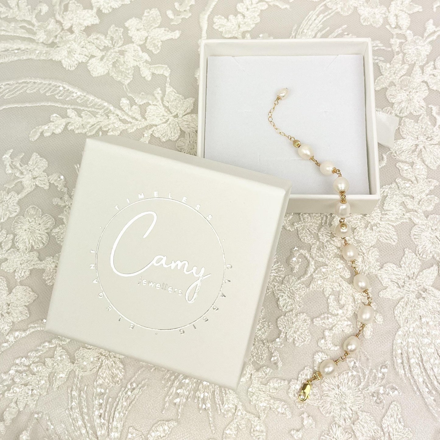 Freshwater Pearl Beaded Bracelet Wedding Jewelry Gold Silver Jewellery Mother of Bride Gift Bridesmaid Proposal Present Bridal Idea Women