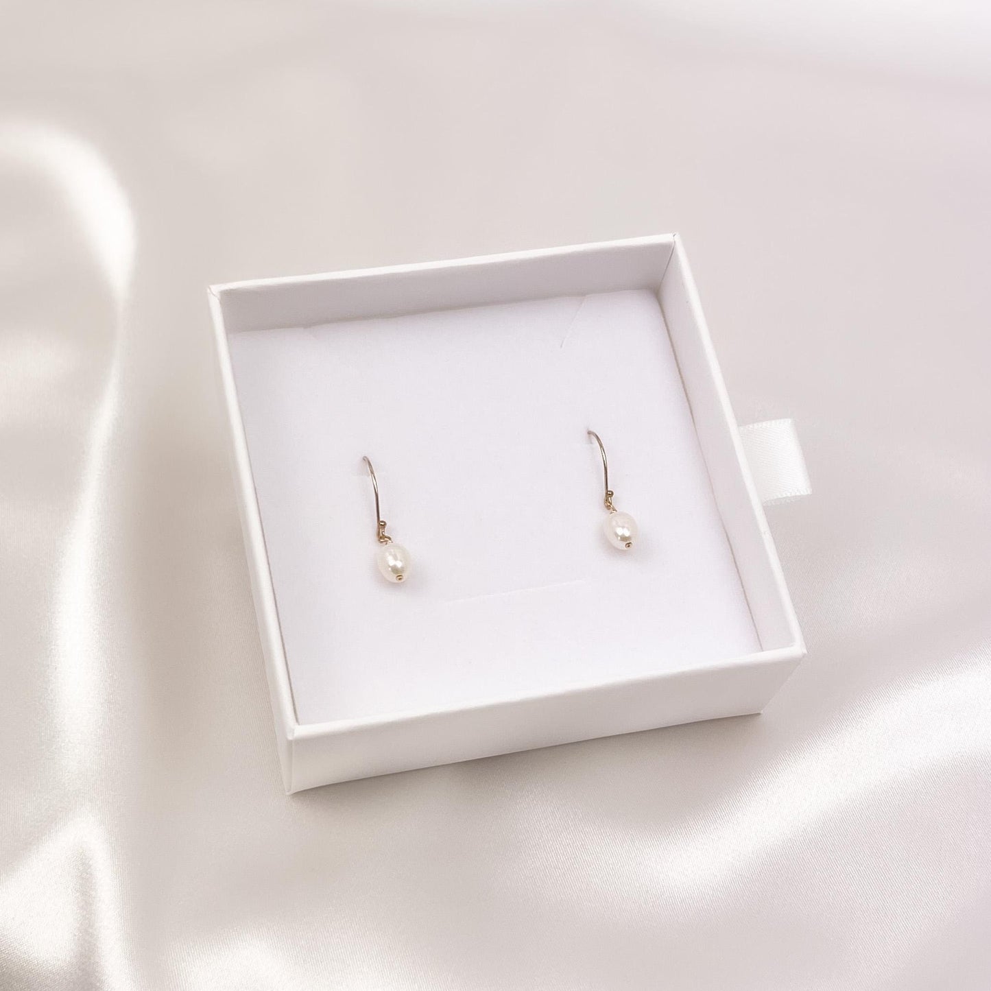 Minimalist Drop Earring Freshwater Pearl Dangle Jewelry Gold Jewellery Silver Gift Idea for Bridesmaid Proposal Bachelorette Present Wedding