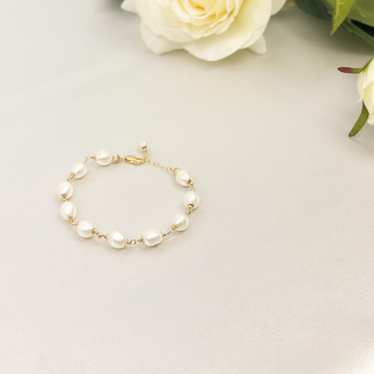 Freshwater Pearl Beaded Bracelet Wedding Jewelry Gold Silver Jewellery Mother of Bride Gift Bridesmaid Proposal Present Bridal Idea Women