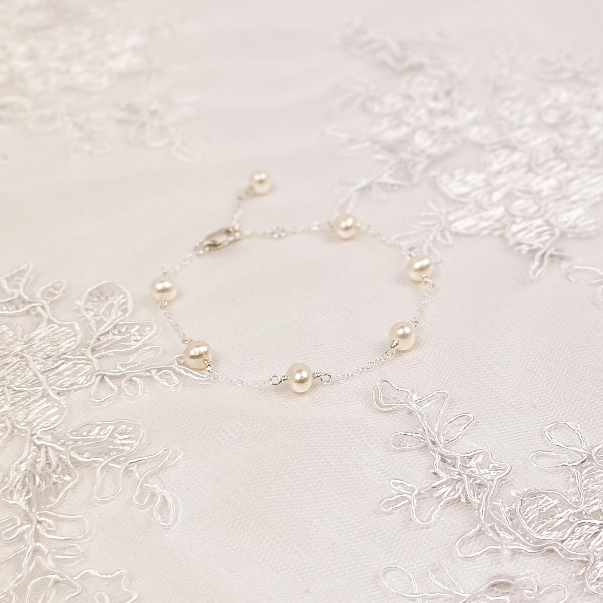 Freshwater Pearl Beaded Bracelet Wedding Gift for Maid of Honor Jewellery Flower Girl Memento Mother Bride Present Handmade Jewelry Women