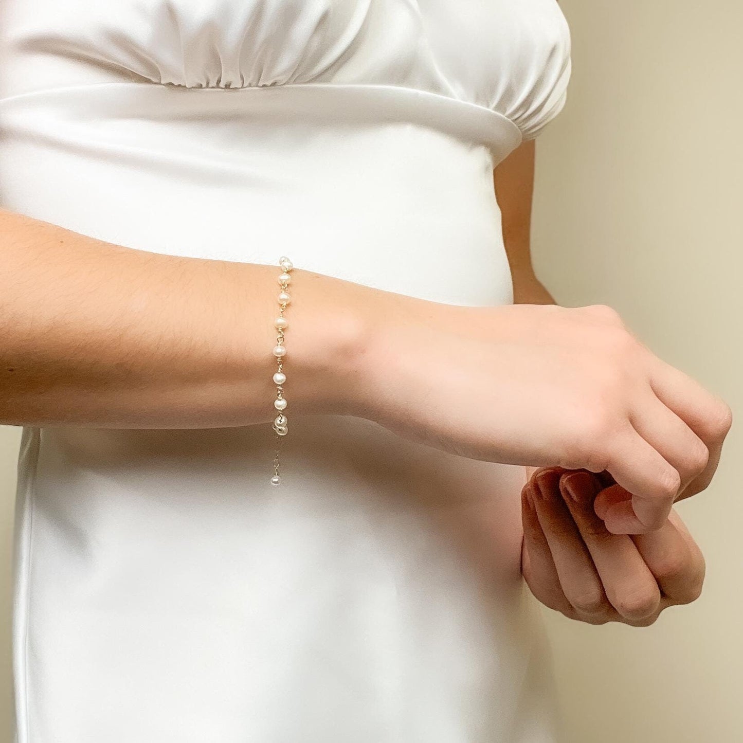 Freshwater Pearl Elegant Beaded Bracelet Gift Idea for Wife Handmade Jewelry Anniversary Present Valentines Day Women Girlfriend Birthday
