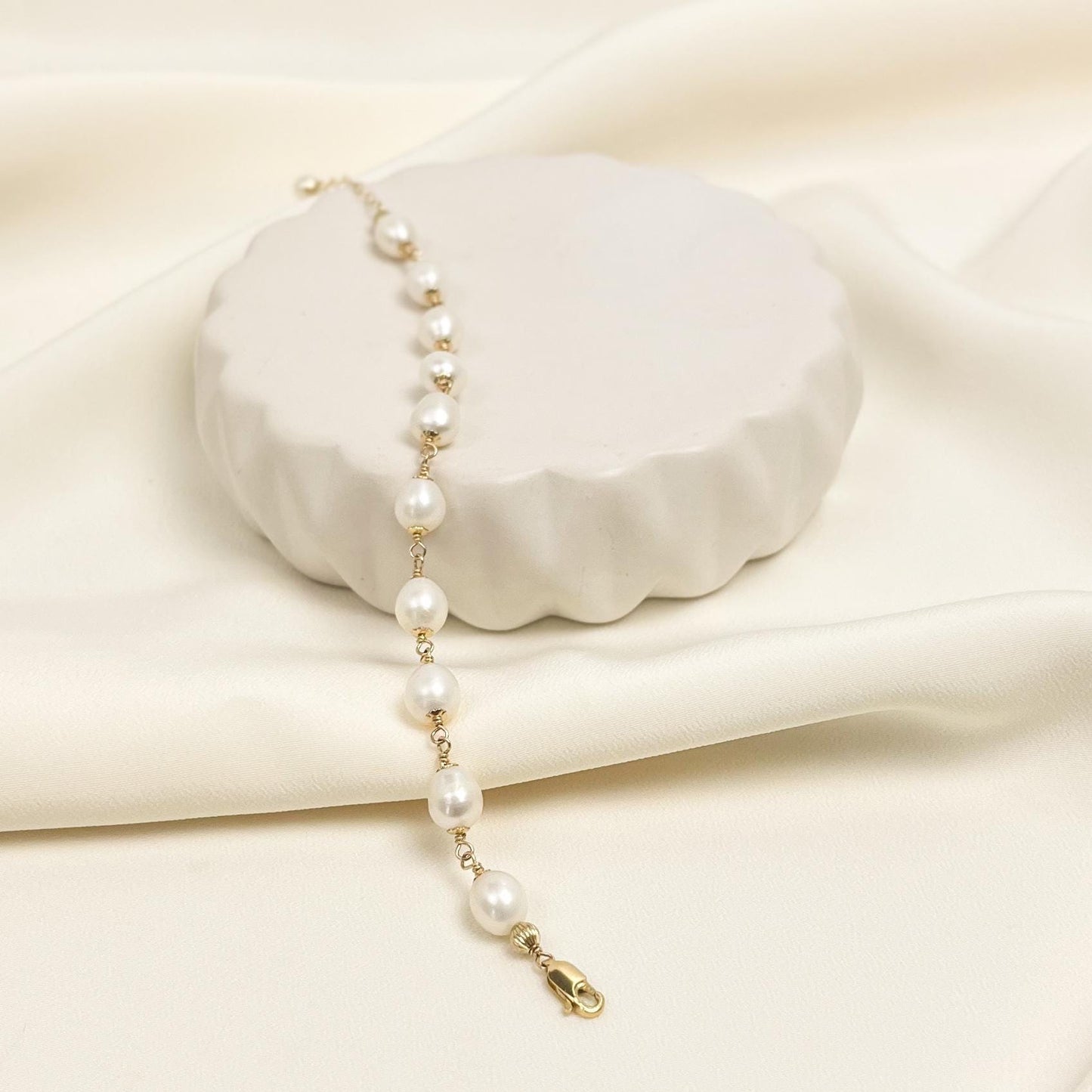 Freshwater Pearl Beaded Bracelet Wedding Jewelry Gold Silver Jewellery Mother of Bride Gift Bridesmaid Proposal Present Bridal Idea Women